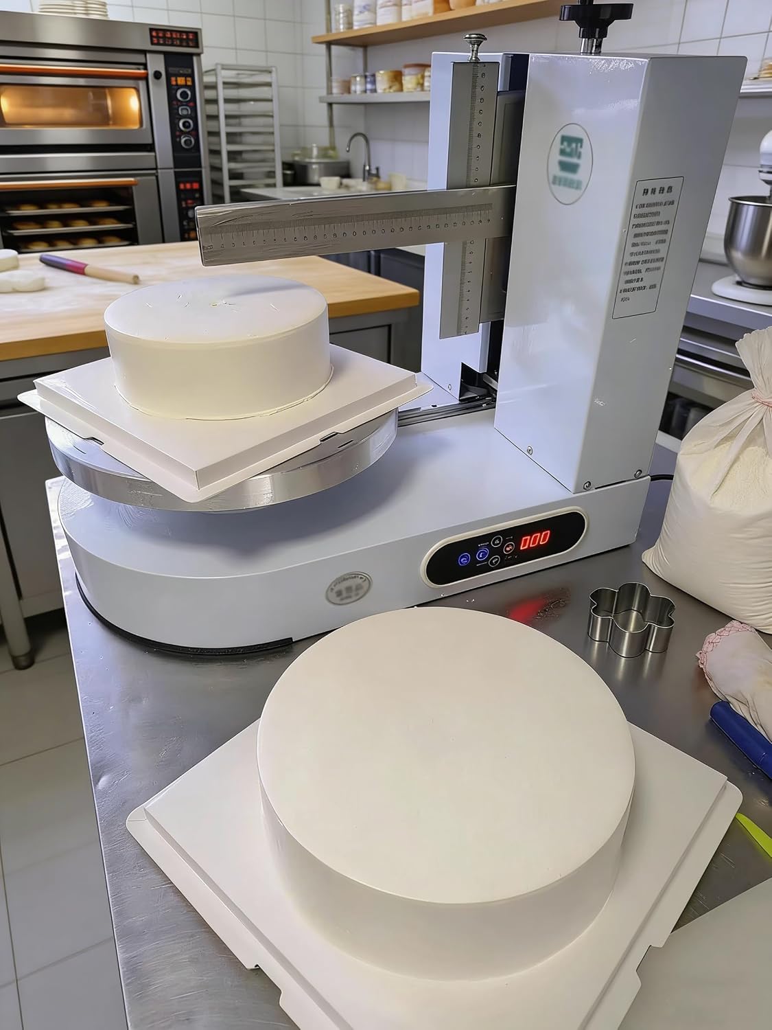 Automatische Kuchencreme Verteilmaschine, Kuchen Beschichtungs Glättungsmaschine, Elektrische Geburtstagskuchen Creme Verteilmaschine，für die Herstellung von 4-12 Zoll Kuchen